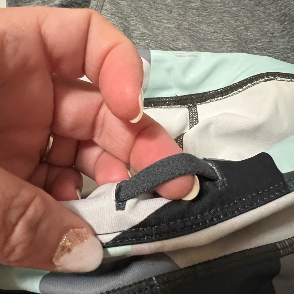 Gap Fit Cropped “gfast” Athletic Pants - Picture 5 of 5